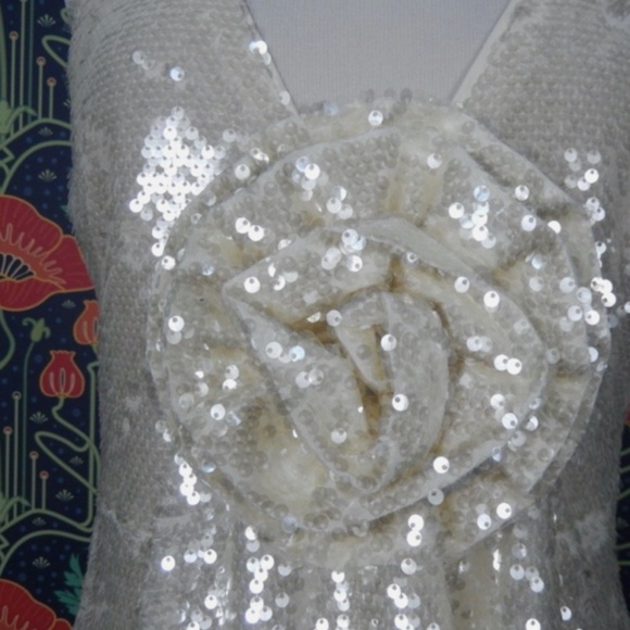 Karen Millen Cream Sequin Rosette Plunge Party Cocktail Dress Nwt US 6 - Picture 3 of 7